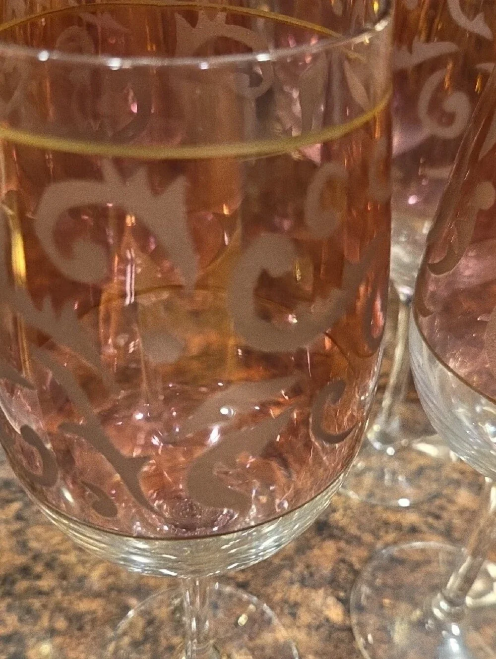 Elegant Rose Gold-Trim Wine Glasses - Set of 10
